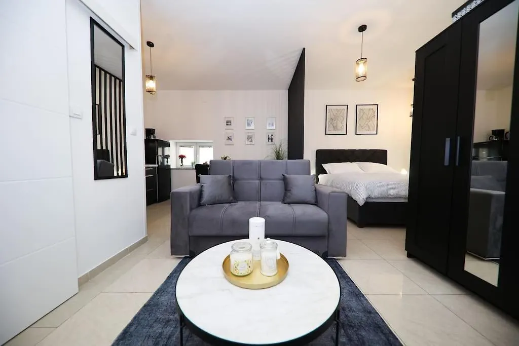 “Minipalais” Apartment In The Heart Of Zadar