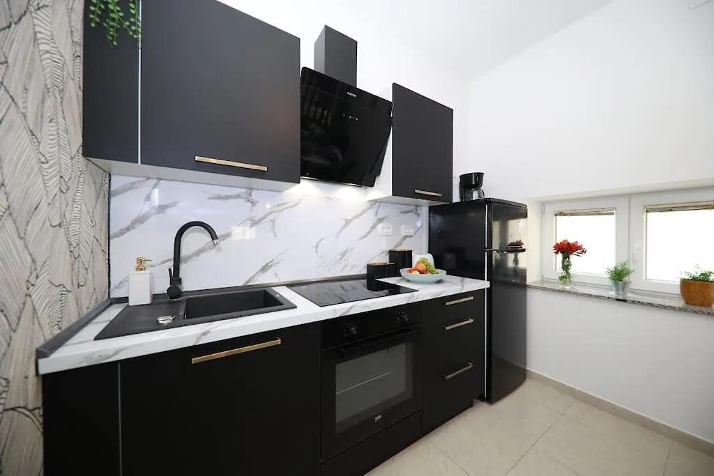 “Minipalais” Apartment In The Heart Of Zadar