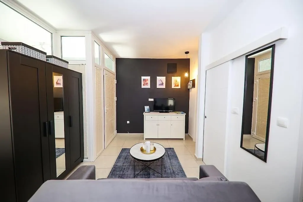 “Minipalais” Apartment In The Heart Of Zadar