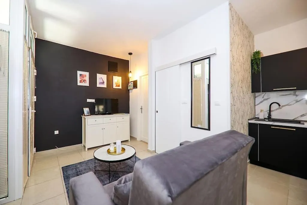 “Minipalais” Apartment In The Heart Of Zadar Croatia