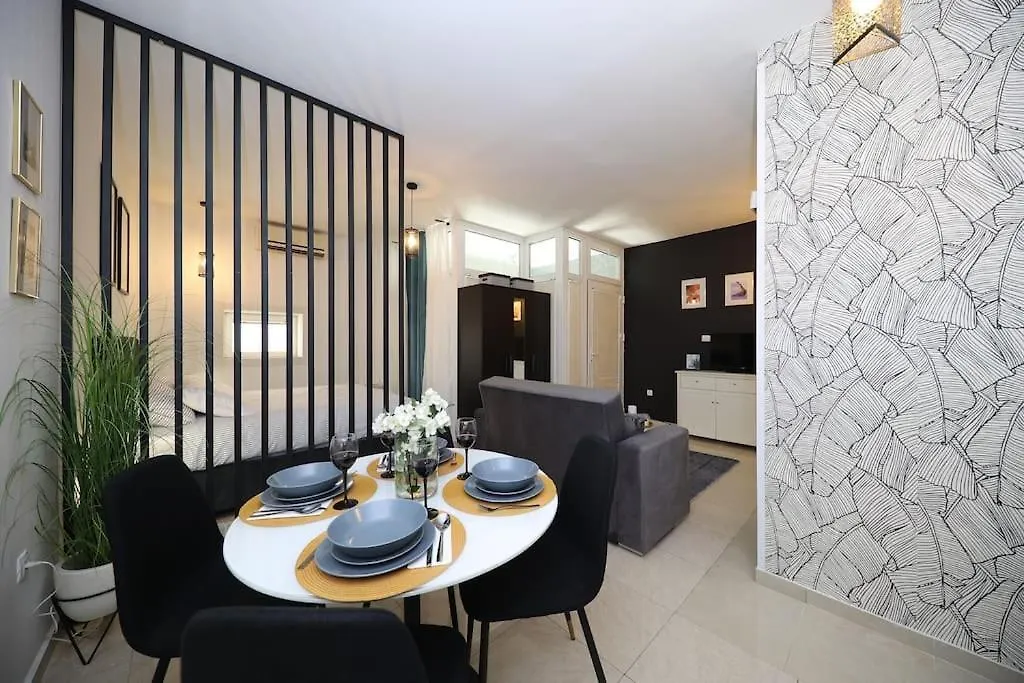 “Minipalais” Apartment In The Heart Of Zadar