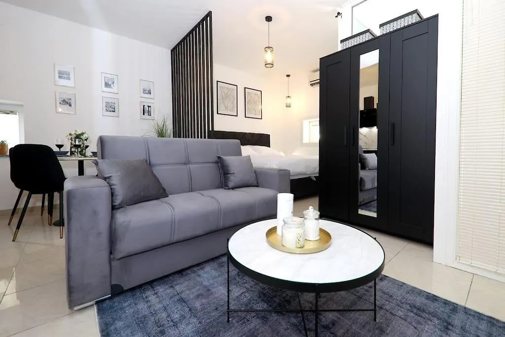 “Minipalais” Apartment In The Heart Of Zadar
