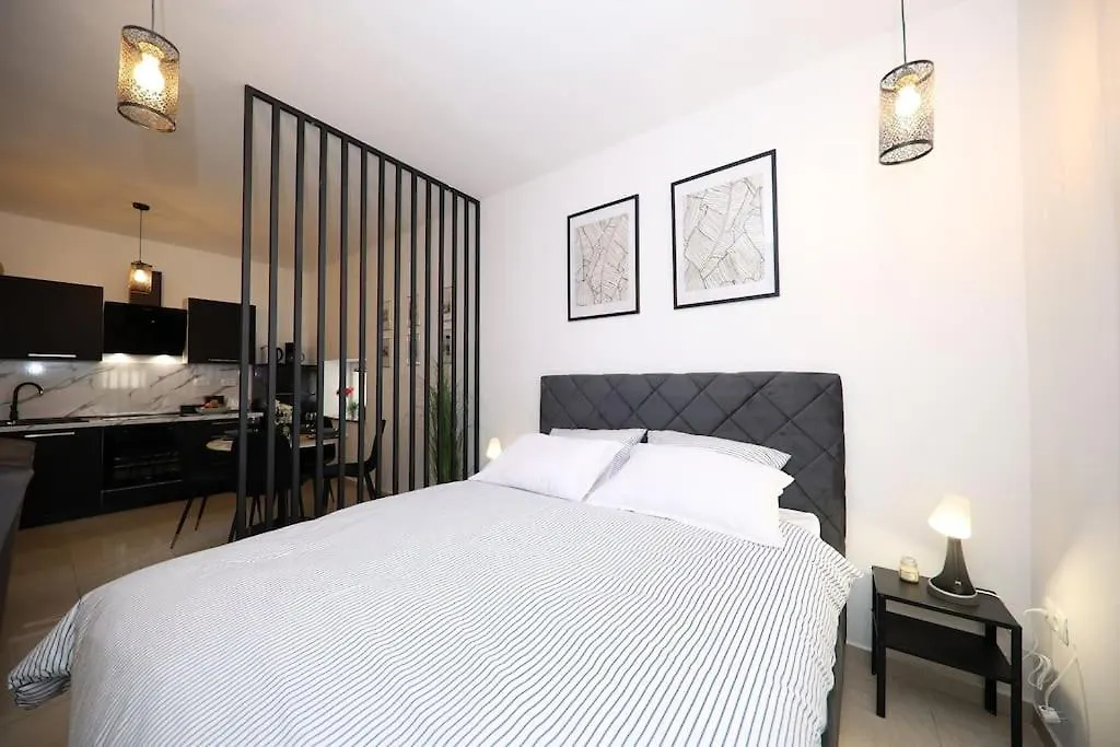“Minipalais” Apartment In The Heart Of Zadar