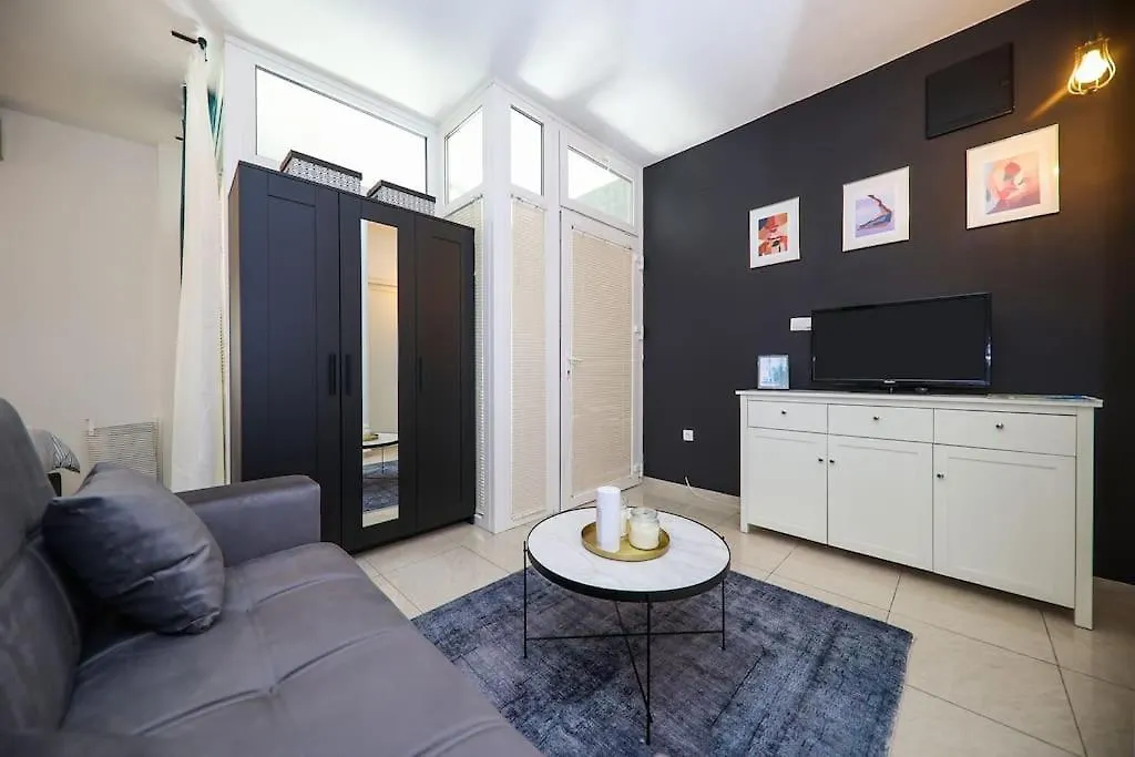 “Minipalais” Apartment In The Heart Of Zadar