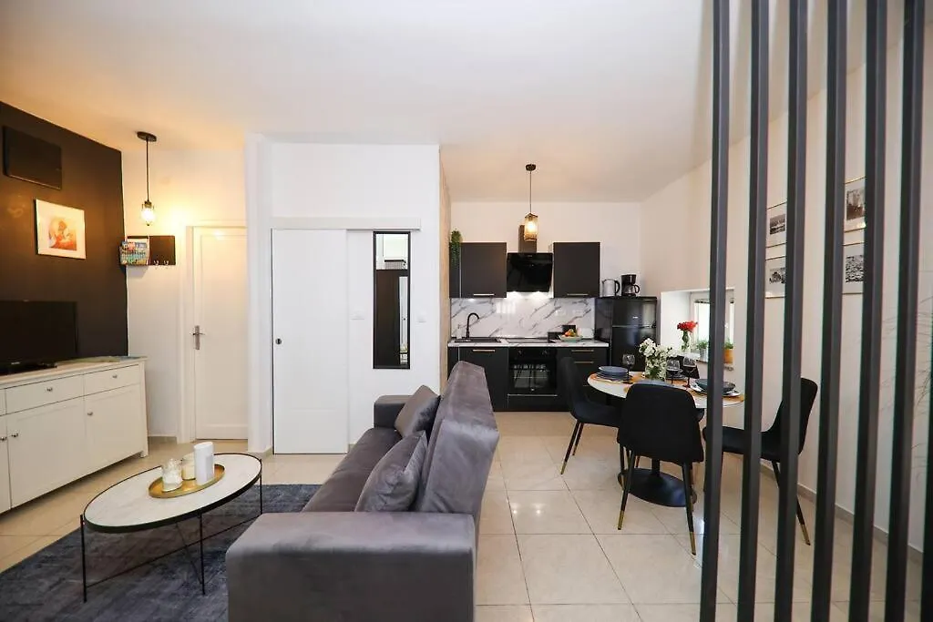 “Minipalais” Apartment In The Heart Of Zadar